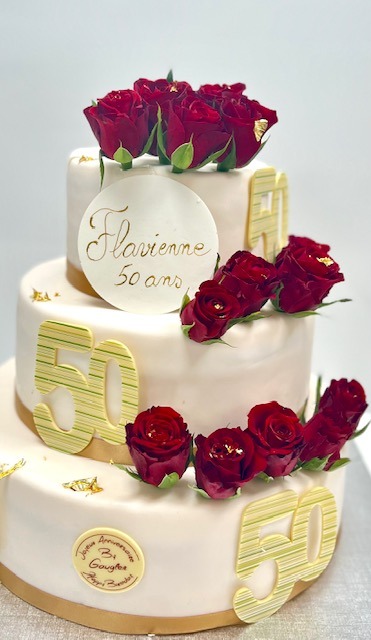 WEDDING CAKE